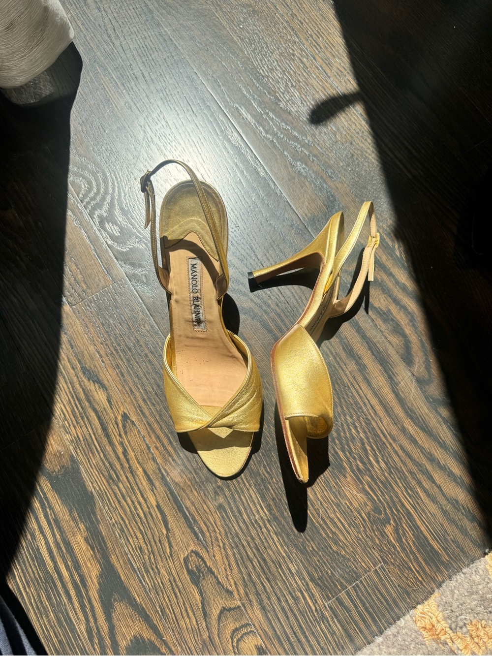 Manolo Blahnik Gold Leather Open-Toe Slingback Heels Sandals - Picture 9 of 10